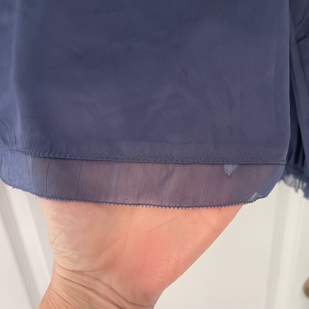 White House Black Market Blueprint Satin Blouse Blue Buttonfront Sz 12 NWT - Picture 5 of 8